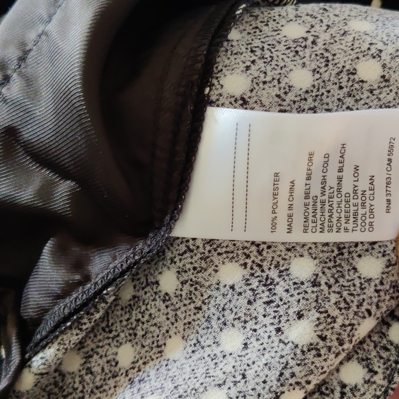 Laundry by Shelli Segal Black & White polka dot pleated high waisted crop pants - Picture 6 of 6